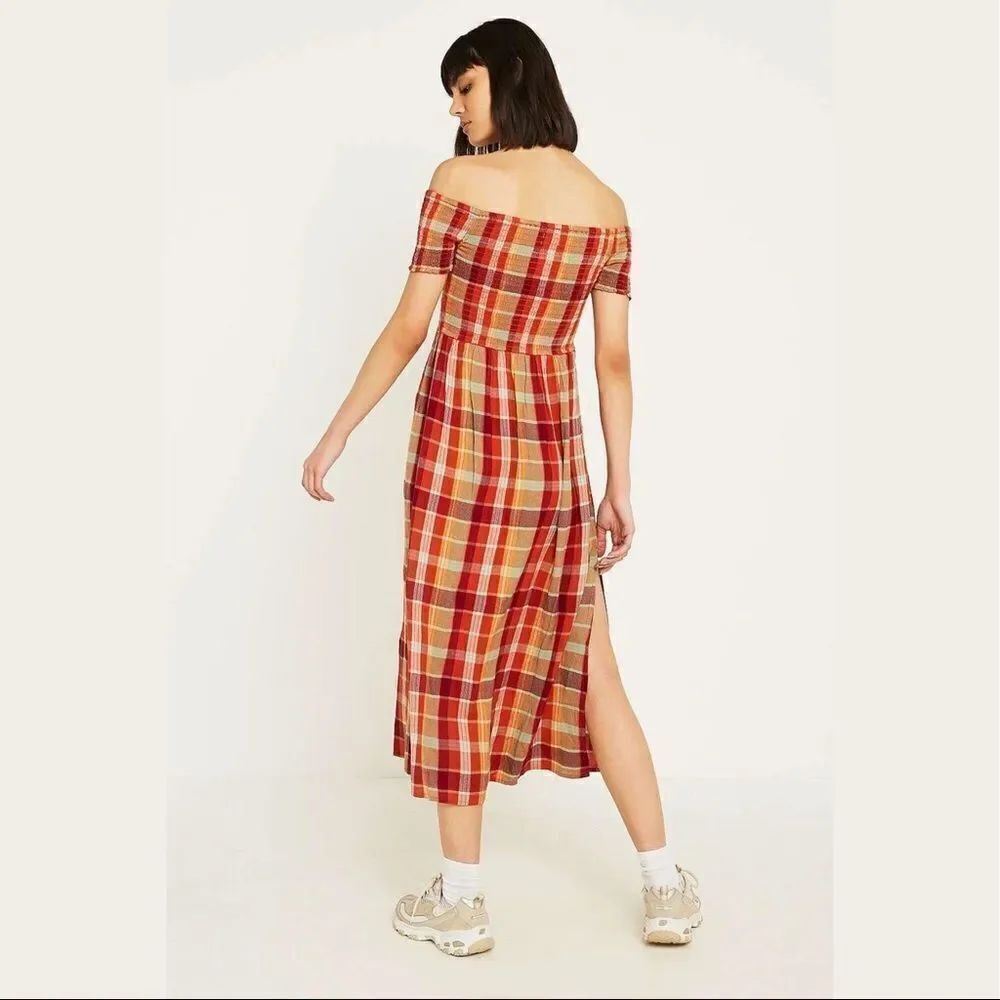 ✨ UO Monica Red Check Midi Dress✨ - Picture 4 of 4